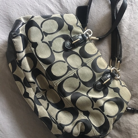 Coach Purse W/ Pockets - Picture 4 of 8